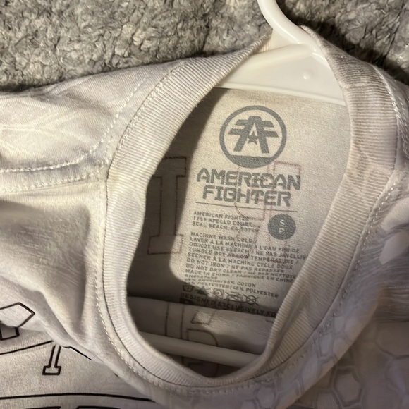 selling a white American fighter T-shirt small - Picture 3 of 3